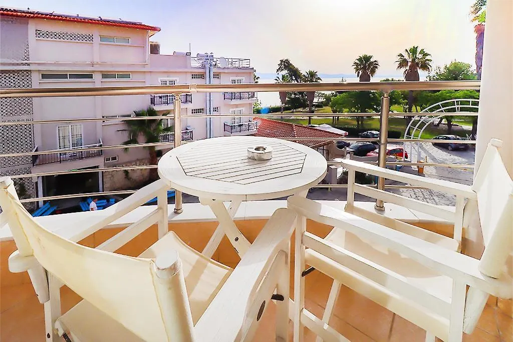 Hanioti Grandotel